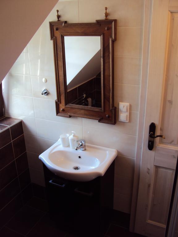 Ferienwohnung Castle Kastiel Kotešová Zimmer foto